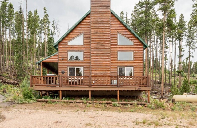 Beautiful, private cabin with room for the family