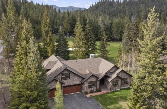Beautiful Priest Lake Home on the Golf Course