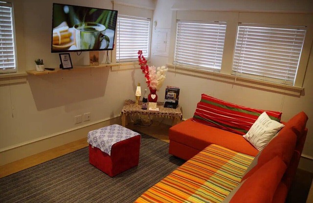 Beautiful Private Coach House in North Vancouver