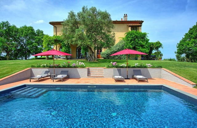 Alleinstehendes Ferienhaus mit Klimaanlage, privatem Pool, W-LAN, Innenhof, Panoramablick