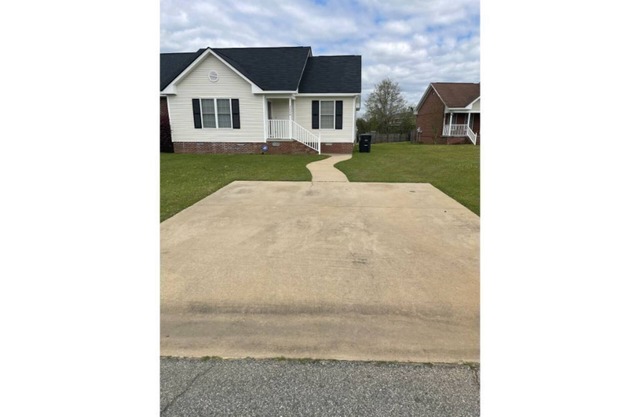 Beautiful Private 3 Bedroom Home