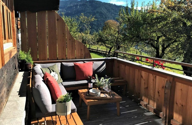 Atemberaubendes alleinstehendes Ferienhaus für 2 Leute mit W-LAN, TV, Innenhof und Parkplatz