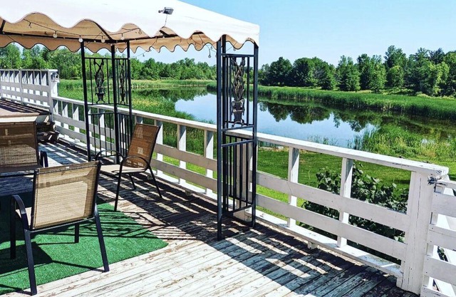 Beautiful private Lake Front Cottage for rent at Campbellford town