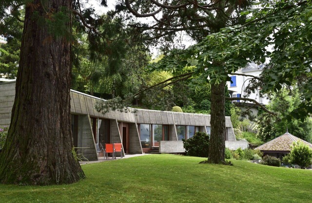 Atemberaubendes alleinstehendes Ferienhaus mit W-LAN, TV, Terrasse, Haustiere erlaubt und Parkplatz