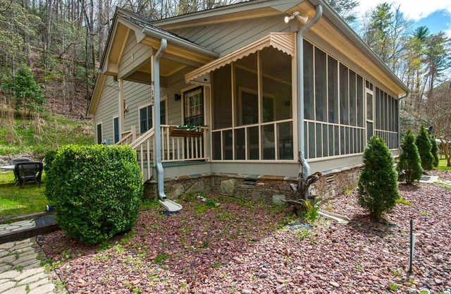 Schönes privates Ferienhaus am Eastatoe River