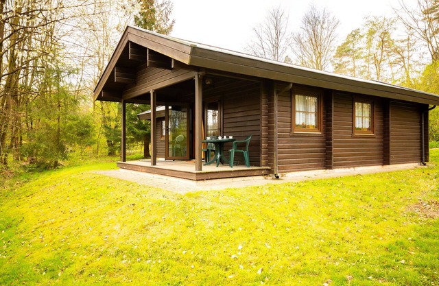 Schönes alleinstehendes Ferienhaus mit W-LAN, TV, Terrasse, Haustiere erlaubt und Parkplatz