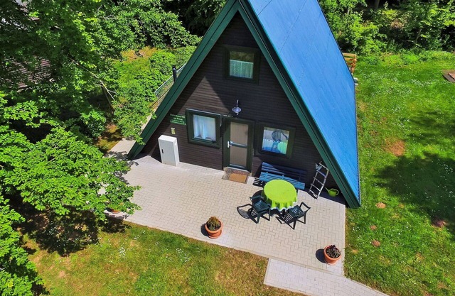 Wunderbares alleinstehendes Ferienhaus für 5 Personen mit W-LAN, TV, Innenhof und Parkplatz