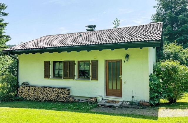 Schönes alleinstehendes Ferienhaus für 6 Personen mit W-LAN, TV, Terrasse und Panoramablick