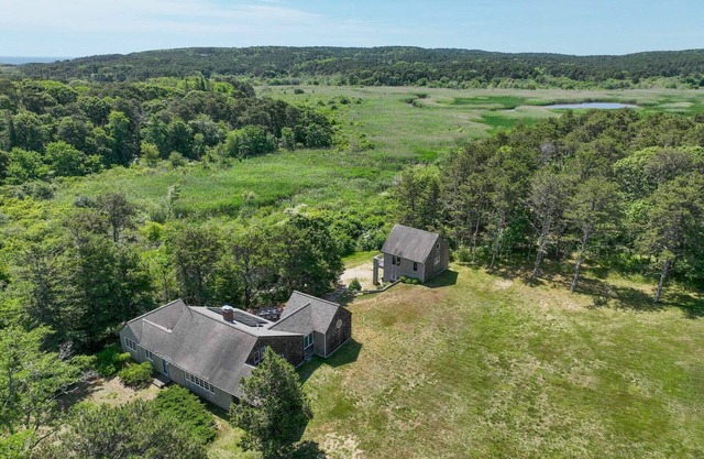 Beautiful Private home in Truro with bonus Cottage!