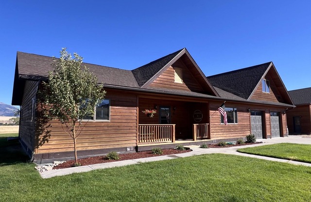Beautiful private home overlooking Ennis and The Madison Range