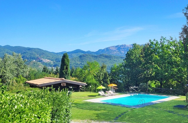 Schönes Haus mit herrlichem Blick, großem Garten und privatem Pool