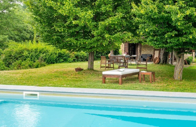 Alleinstehendes Ferienhaus mit W-LAN, privatem Pool, TV, Terrasse, Panoramablick, Parkplatz