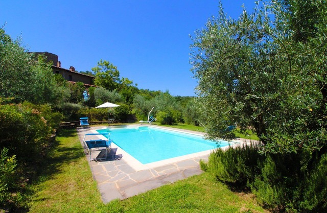 Alleinstehendes Ferienhaus mit W-LAN, privatem Pool, Klimaanlage, TV, Parkplatz, bei Arezzo
