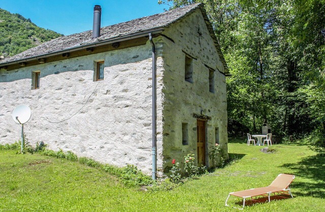 Atemberaubendes alleinstehendes Ferienhaus mit W-LAN, TV, Terrasse, Panoramablick und Parkplatz