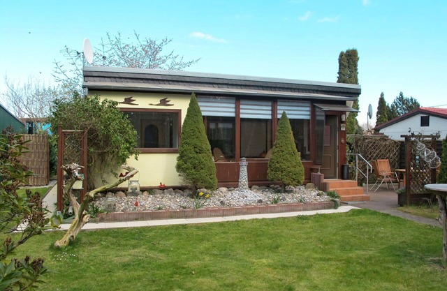Schönes alleinstehendes Ferienhaus mit W-LAN, TV, Terrasse, Haustiere erlaubt und Parkplatz