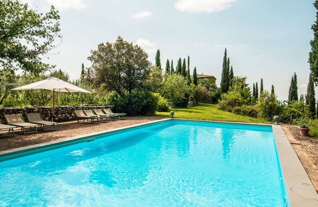 Alleinstehendes Ferienhaus mit W-LAN, Klimaanlage, privatem Pool, TV, Innenhof, Panoramablick