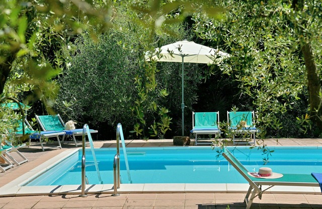 Alleinstehendes Ferienhaus mit privatem Pool, Klimaanlage, W-LAN, TV, Innenhof, Panoramablick
