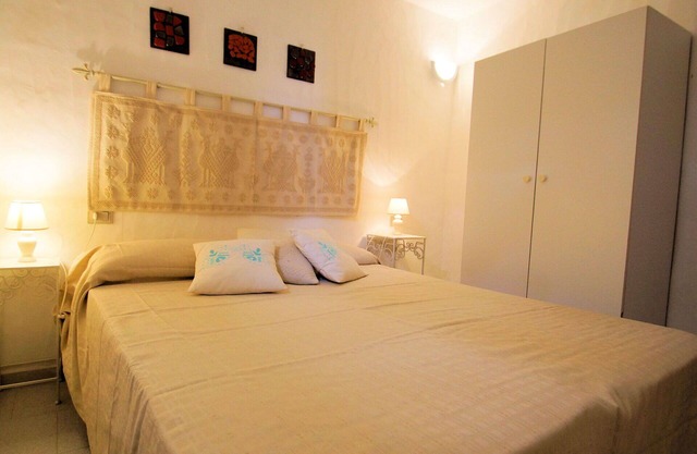 Alleinstehendes Ferienhaus mit W-LAN, Klimaanlage, TV, Terrasse, Haustiere erlaubt, Parkplatz
