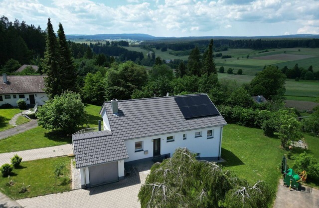 Alleinstehendes Ferienhaus mit W-LAN, TV, Terrasse, Haustiere erlaubt, Panoramablick, Parkplatz