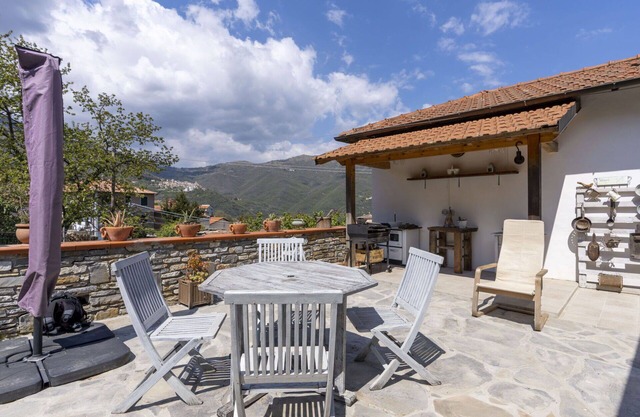 Alleinstehendes Ferienhaus mit W-LAN, Innenhof, Haustiere erlaubt, Panoramablick, Parkplatz