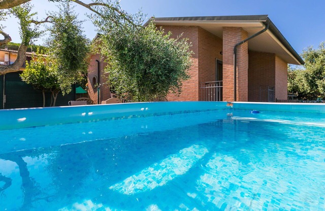 Alleinstehendes Ferienhaus mit Klimaanlage, privatem Pool, W-LAN, TV, Innenhof, Parkplatz