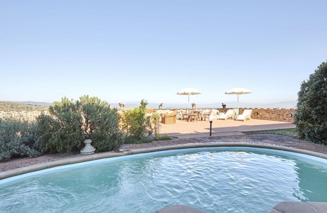 Alleinstehendes Ferienhaus mit privatem Pool, Whirlpool, W-LAN, Klimaanlage, TV, Terrasse