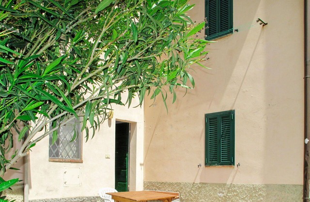 Beautiful private villa for 3 guests with patio
