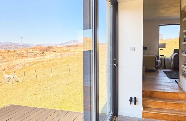 Schönes alleinstehendes Ferienhaus für 8 Leute mit TV, Terrasse, Panoramablick und Parkplatz