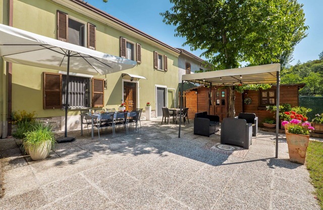 Alleinstehendes Ferienhaus mit Whirlpool, privatem Pool, W-LAN, TV, Panoramablick, Parkplatz