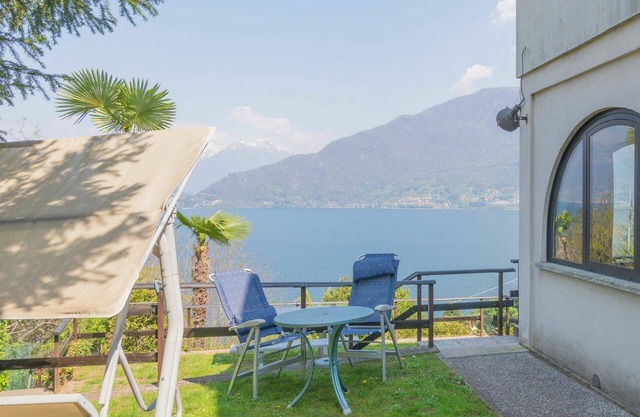 Schönes alleinstehendes Ferienhaus für 2 Gäste mit TV, Innenhof, Haustiere erlaubt und Parkplatz