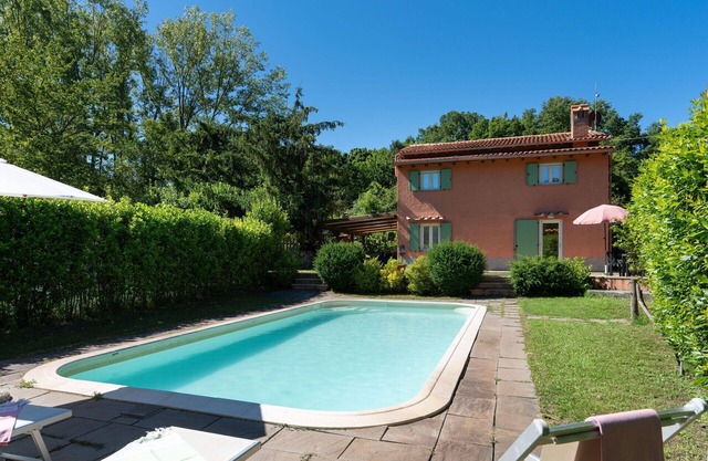Alleinstehendes Ferienhaus mit Klimaanlage, privatem Pool, W-LAN, TV, Innenhof, Panoramablick