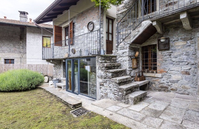 Schönes alleinstehendes Ferienhaus für 6 Personen mit W-LAN, TV, Balkon und Parkplatz