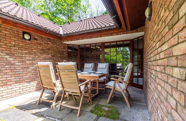 Atemberaubendes alleinstehendes Ferienhaus mit W-LAN, TV, Innenhof, Haustiere erlaubt und Parkplatz