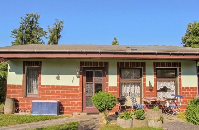 Wunderbares alleinstehendes Ferienhaus mit TV, Innenhof, Haustiere erlaubt und Parkplatz