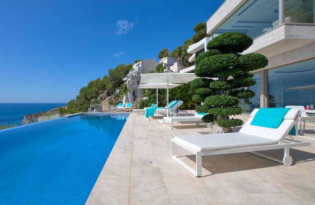 Alleinstehendes Ferienhaus mit Klimaanlage, privatem Pool, W-LAN, TV, Terrasse, Panoramablick