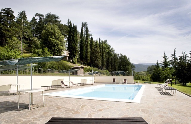 Alleinstehendes Ferienhaus mit privatem Pool, W-LAN, TV, Veranda, Panoramablick, Parkplatz