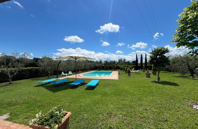Alleinstehendes Ferienhaus mit Klimaanlage, privatem Pool, W-LAN, Innenhof, Panoramablick