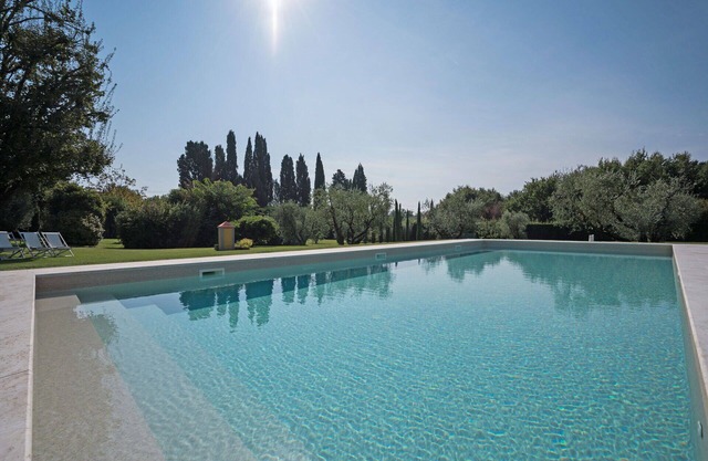 Alleinstehendes Ferienhaus mit privatem Pool, Klimaanlage, W-LAN, TV, Panoramablick, Parkplatz