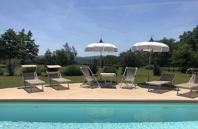 Alleinstehendes Ferienhaus mit W-LAN, privatem Pool, Klimaanlage, TV, Terrasse, Panoramablick