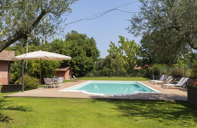 Alleinstehendes Ferienhaus mit W-LAN, privatem Pool, Klimaanlage, TV, Innenhof, Parkplatz