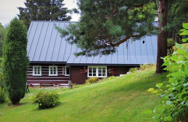 Atemberaubendes alleinstehendes Ferienhaus mit TV, Haustiere erlaubt, Panoramablick und Parkplatz