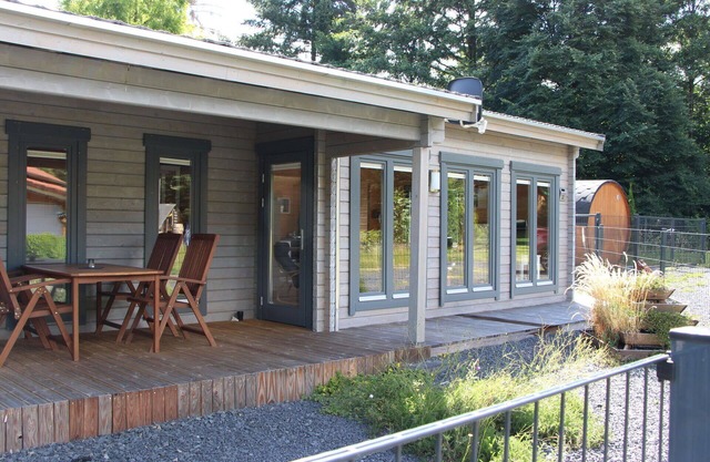 Atemberaubendes alleinstehendes Ferienhaus für 4 Leute mit TV, Terrasse und Parkplatz