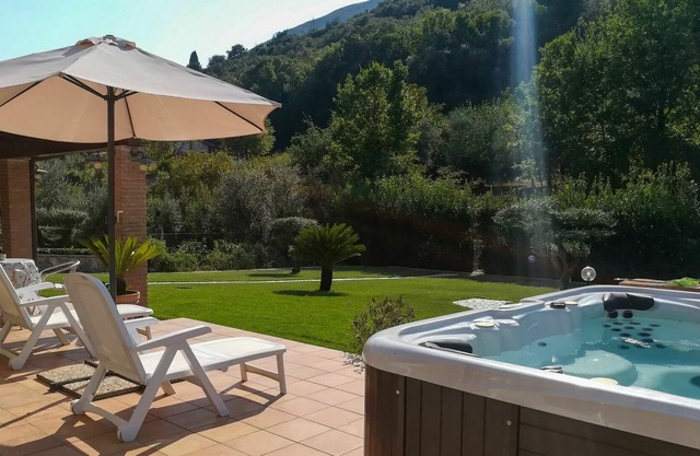 Wunderbares alleinstehendes Ferienhaus für 7 Gäste mit W-LAN, privatem Pool, TV und Parkplatz
