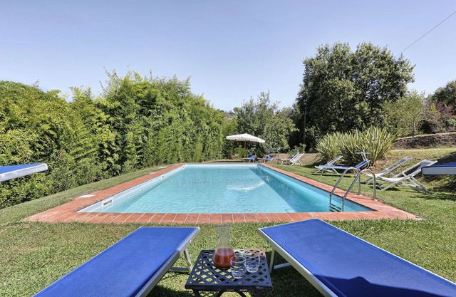 Schönes alleinstehendes Ferienhaus mit privatem Pool, Klimaanlage, W-LAN, TV, Parkplatz, bei Lucca
