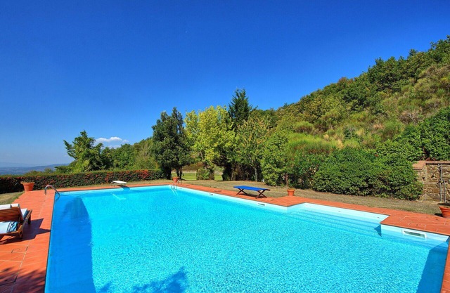 Alleinstehendes Ferienhaus mit W-LAN, privatem Pool, Klimaanlage, TV, Panoramablick, bei Arezzo