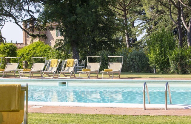 Alleinstehendes Ferienhaus mit privatem Pool, W-LAN, Klimaanlage, Terrasse, Parkplatz