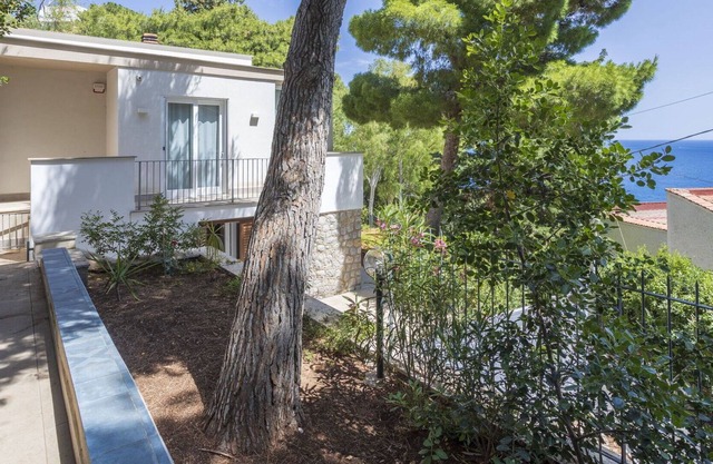 Schönes alleinstehendes Ferienhaus mit W-LAN, Klimaanlage, TV, Balkon und Parkplatz