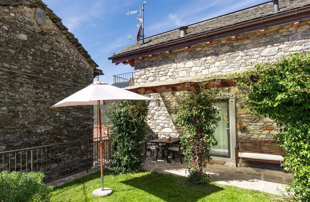 Schönes alleinstehendes Ferienhaus mit W-LAN, TV, Terrasse, Haustiere erlaubt und Parkplatz