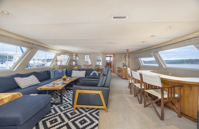 Beautiful Private Yacht in the Seattle area