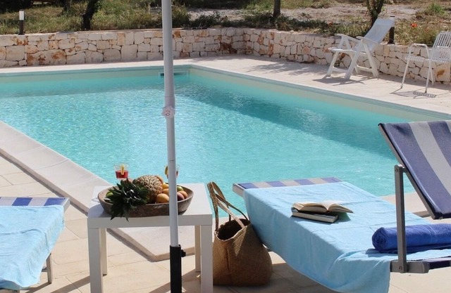 Wunderschönes Landhaus mit großem Garten und Pool. Sonderpreis letzte Tage.